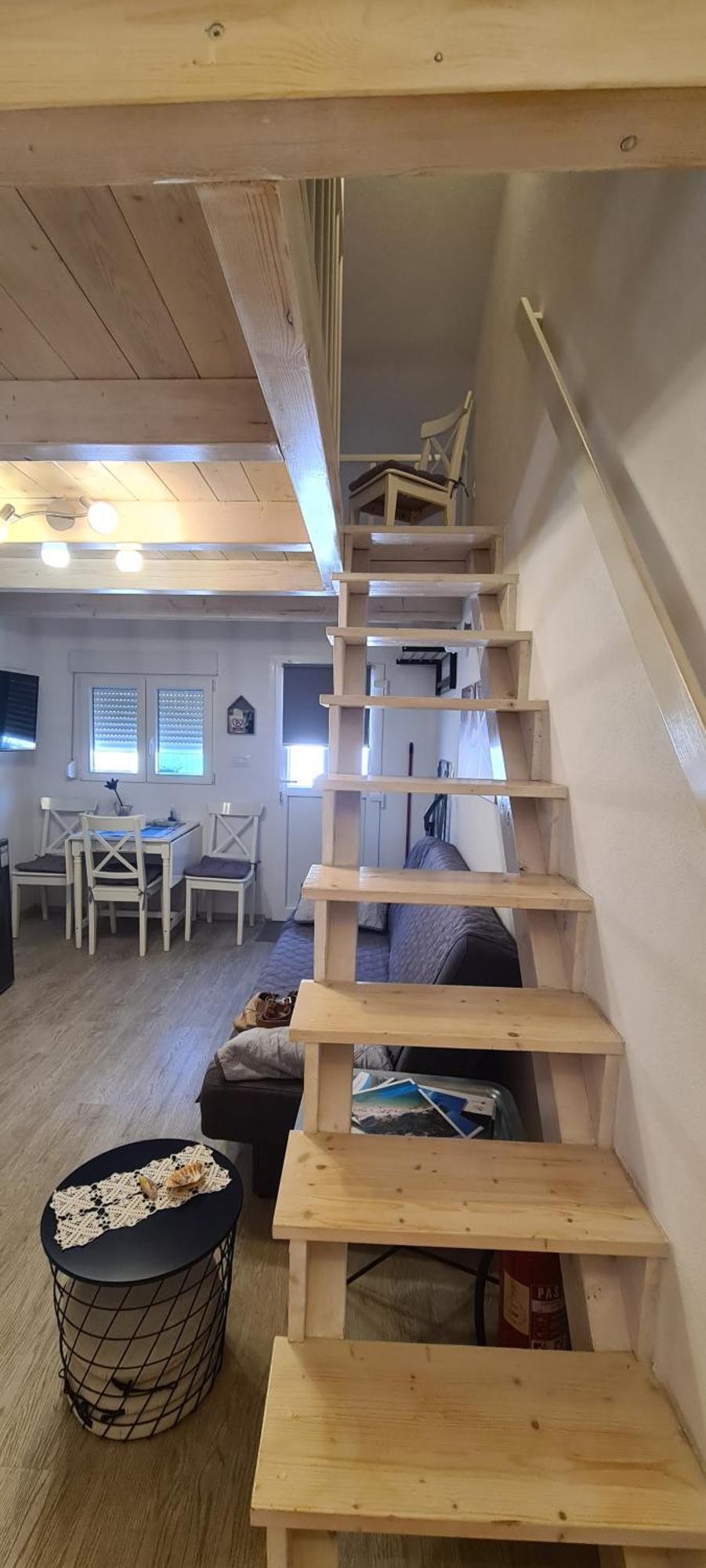 Studio Apartman Loreta Cres Exterior photo