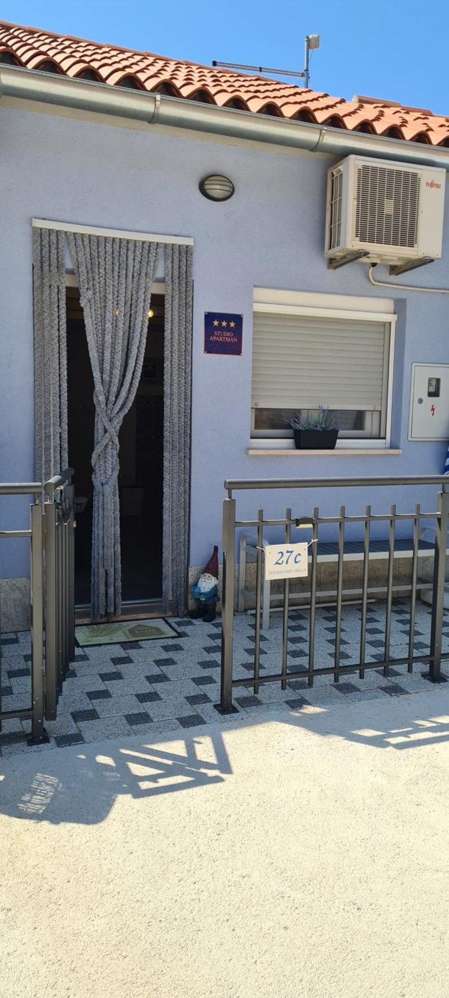 Studio Apartman Loreta Cres Exterior photo